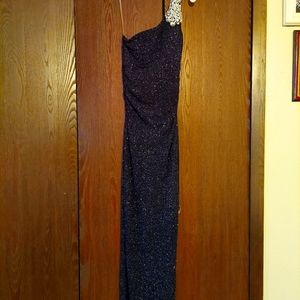 One shoulder sparkles dress
